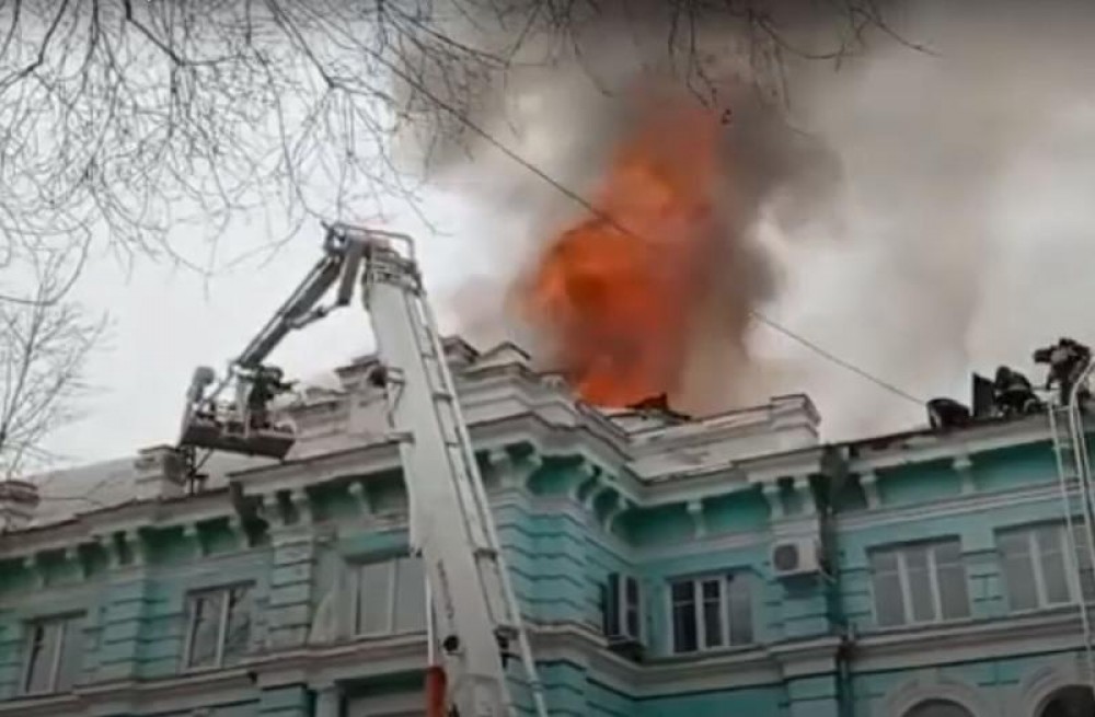 Rusia: O echipă medicală de 8 persoane a rămas să termine o operație pe inimă în timp ce spitalul în care se aflau era distrus de un incendiu